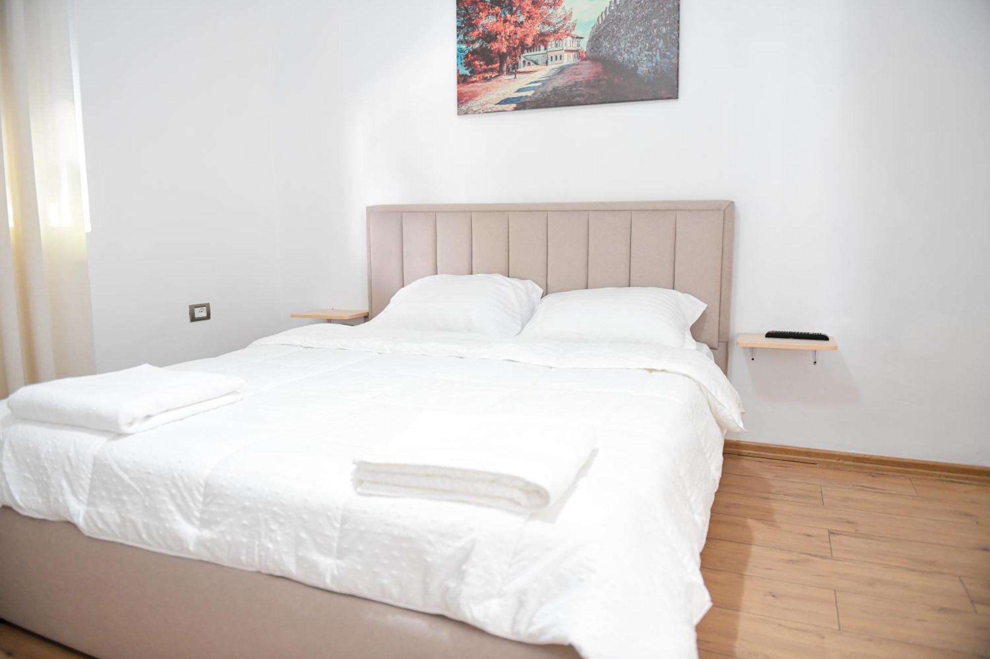 Hotel Villa Edis Berat Esterno foto