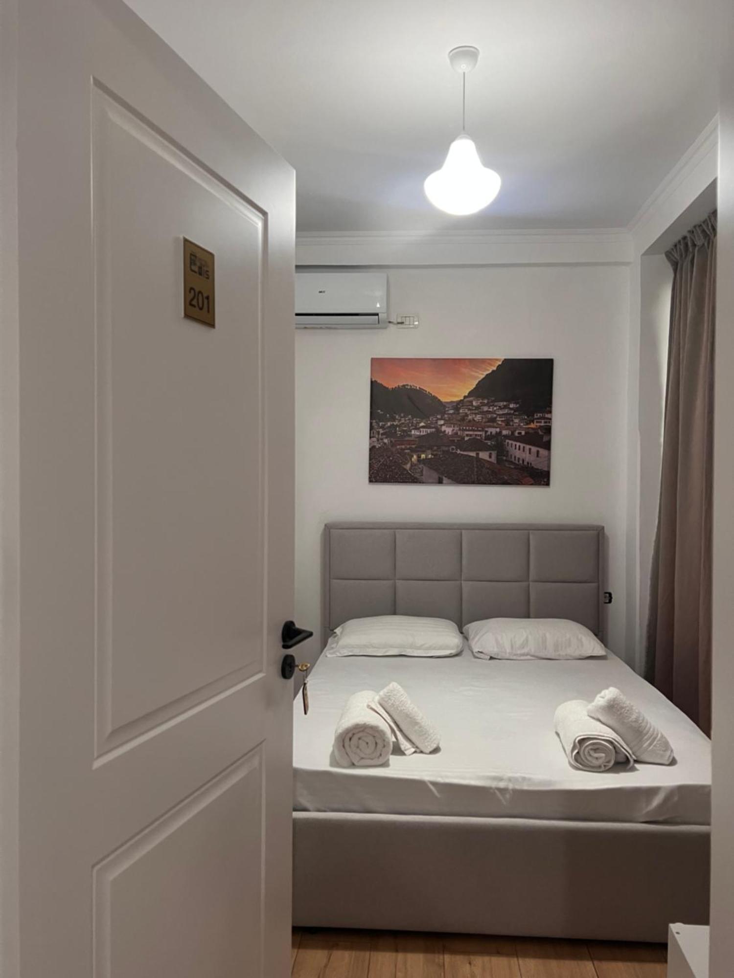 Hotel Villa Edis Berat Esterno foto