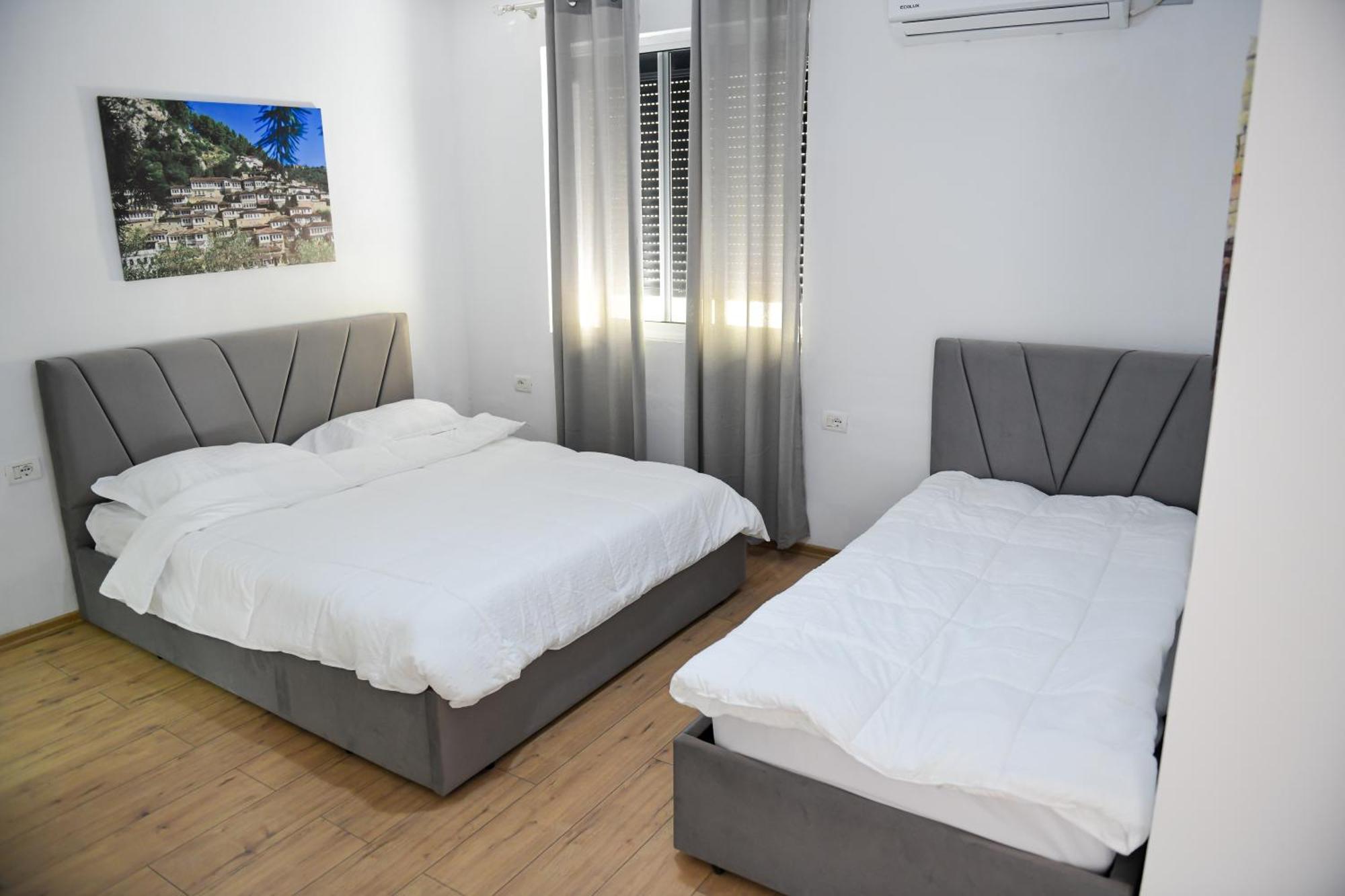 Hotel Villa Edis Berat Esterno foto